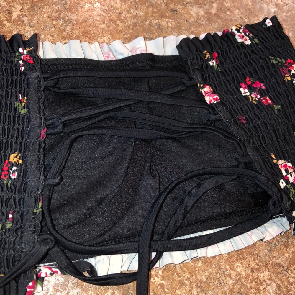 swinsuit - Picture 2 of 3